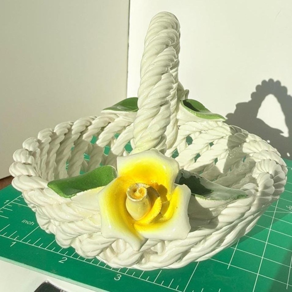 Capodimonte‎ Basket White Yellow Rose Flower Made in Italy Decorative Trinket